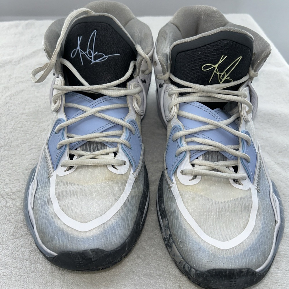 NIKE Kyrie Infinity "Smoke and Mirrors" White/Grey/Blue Men's Size 10 CZ0204-102